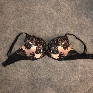 Black lacy push-up bra